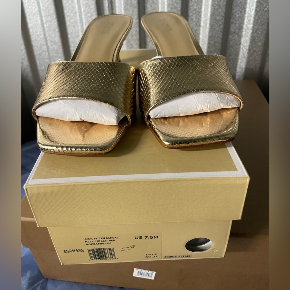 Michael Kors Amal Kitten Sandal